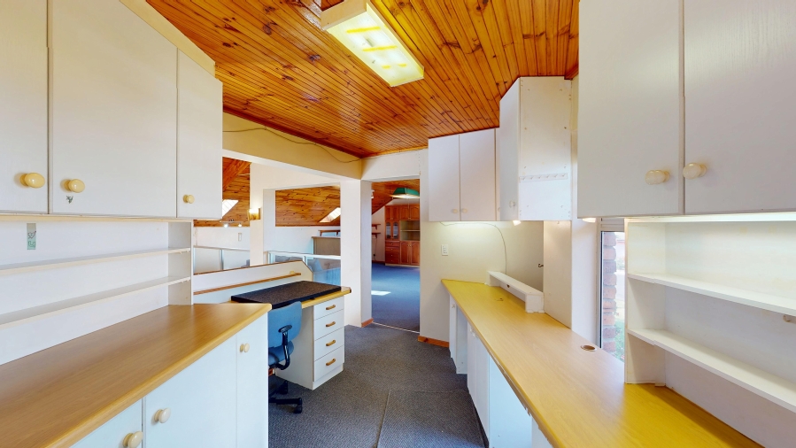 3 Bedroom Property for Sale in Heuningkloof Western Cape